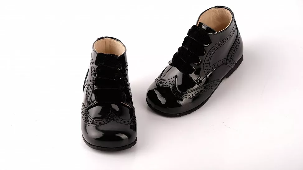 Ботинки для девочки лаковые шнурки велюр Т00847IM с доставкой в Москве винтернет-магазине «Наследникъ Выжанова»